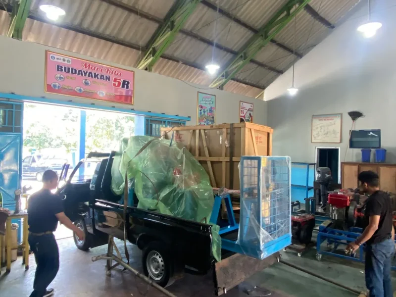 Pengiriman + Instalasi + Uji Coba Mesin kapal , Compressor , Mesin Bubut