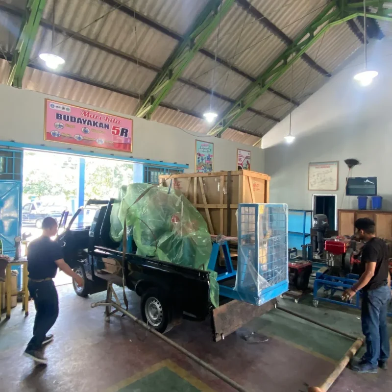 Pengiriman + Instalasi + Uji Coba Mesin kapal , Compressor , Mesin Bubut